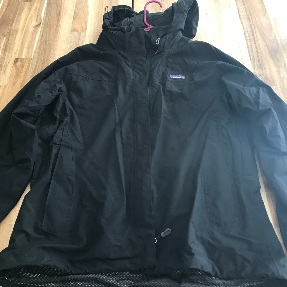 Patagonia Women Size Large Shell